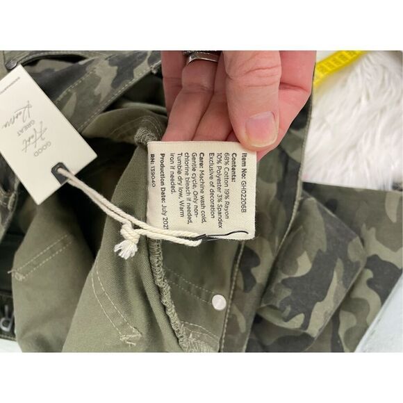 Matilda Jane Good Hart GH Denim Women’s Camo print Pants size 10 NWT - Picture 7 of 7